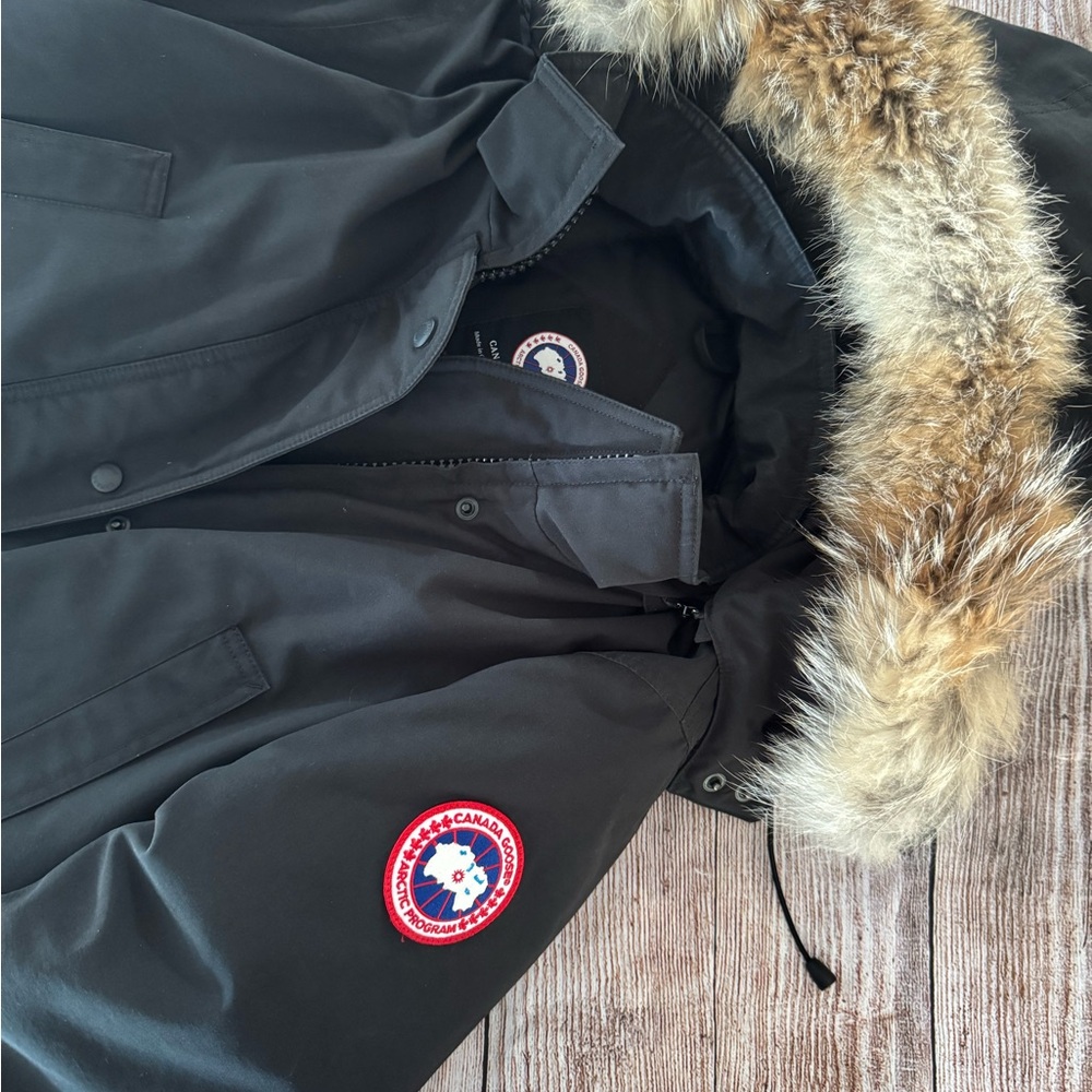 Canada Goose Black Ski Jacket with Fur-Trimmed Hood - Picture 3 of 16
